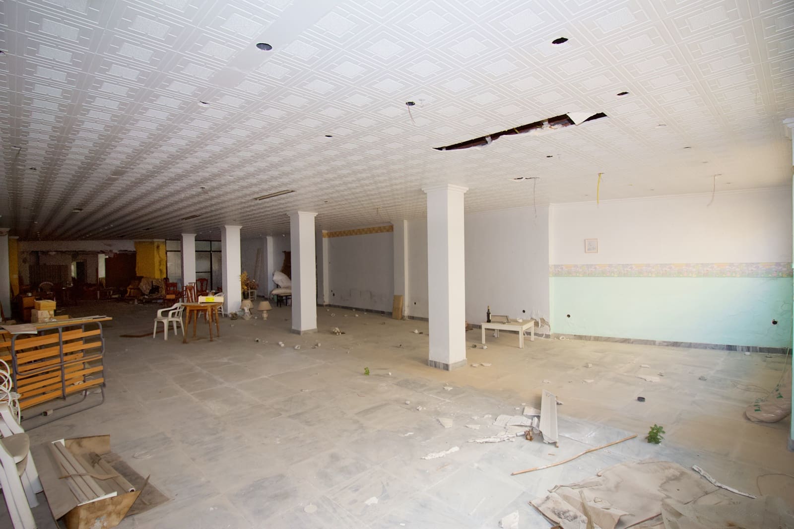 Commercial for sale in Coin - € 750,000 (Ref: 9325417)