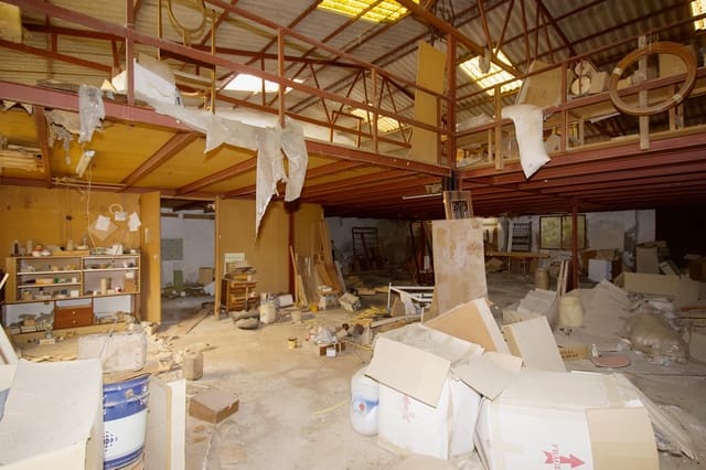 Commercial for sale in Coín - € 750,000 (Ref: 9325417)