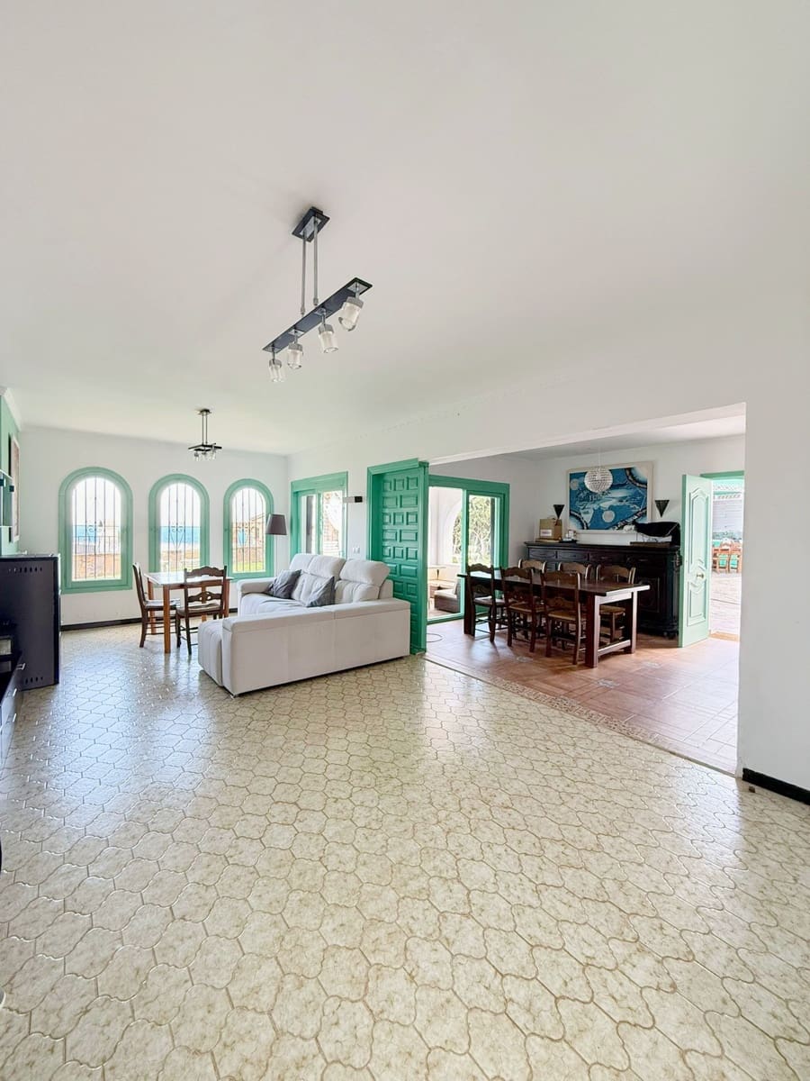 2 soverom Villa til salgs i Benalmadena med svømmebasseng garasje - € 840 000 (Ref: 9420099)