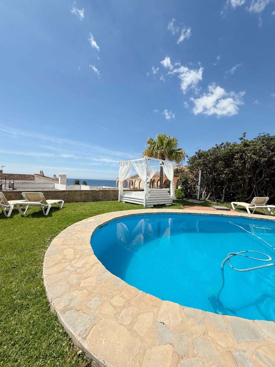 2 soverom Villa til salgs i Benalmadena med svømmebasseng garasje - € 840 000 (Ref: 9420099)