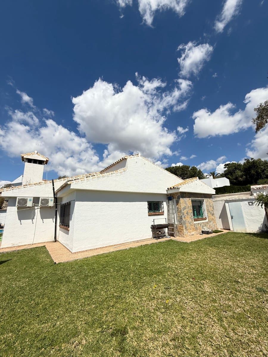 2 soverom Villa til salgs i Benalmadena med svømmebasseng garasje - € 840 000 (Ref: 9420099)