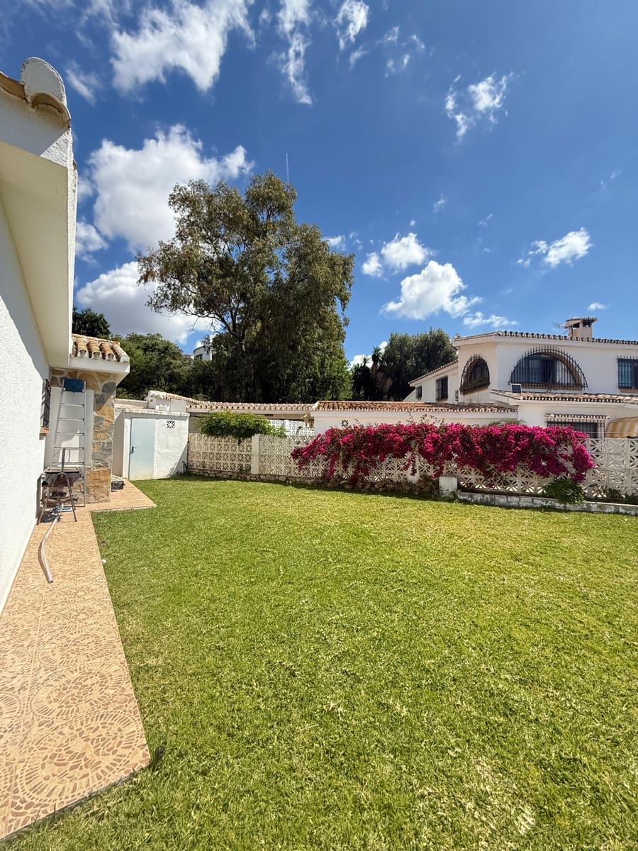 2 soverom Villa til salgs i Benalmadena med svømmebasseng garasje - € 840 000 (Ref: 9420099)
