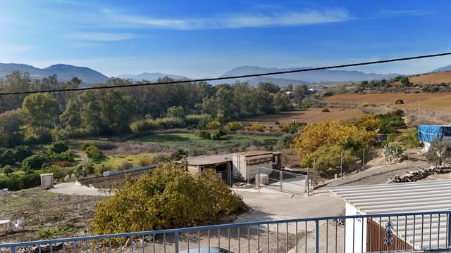 4 soverom Hus til salgs i Coín med svømmebasseng garasje - € 345 000 (Ref: 9449716)