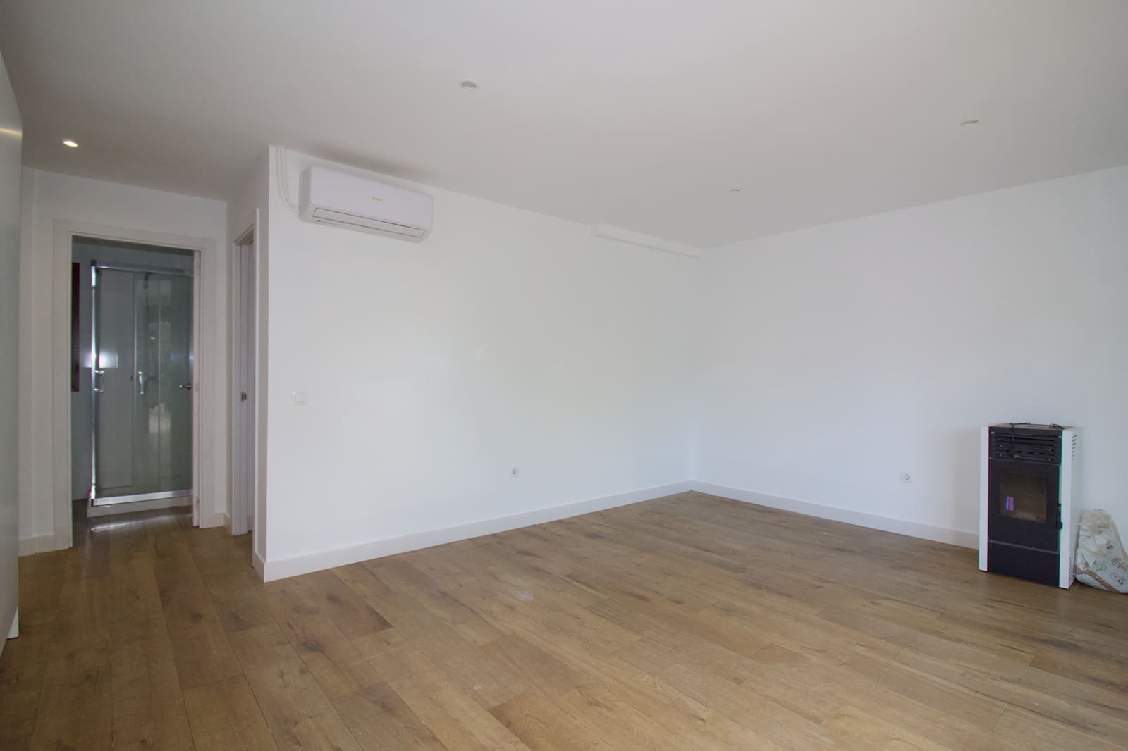 2 soveværelse Finca/Landehus til leje i Coin med swimmingpool - € 1.400 (Ref: 9500290)