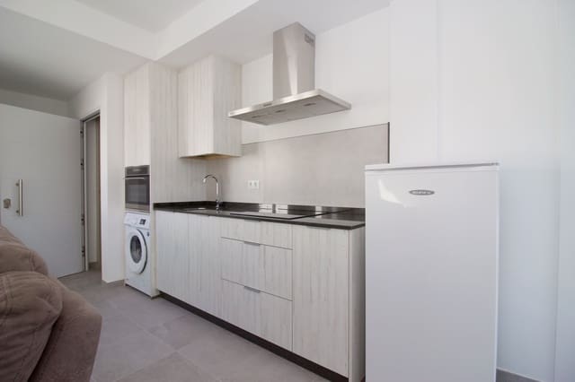 1 soveværelse Lejlighed til leje i Coín - € 700 (Ref: 9500291)