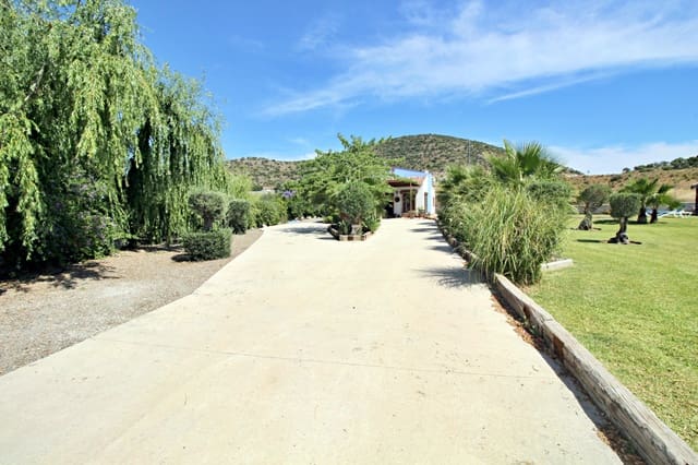 3 soverom Finca/Herregård til salgs i Coín med svømmebasseng - € 375 000 (Ref: 9516462)