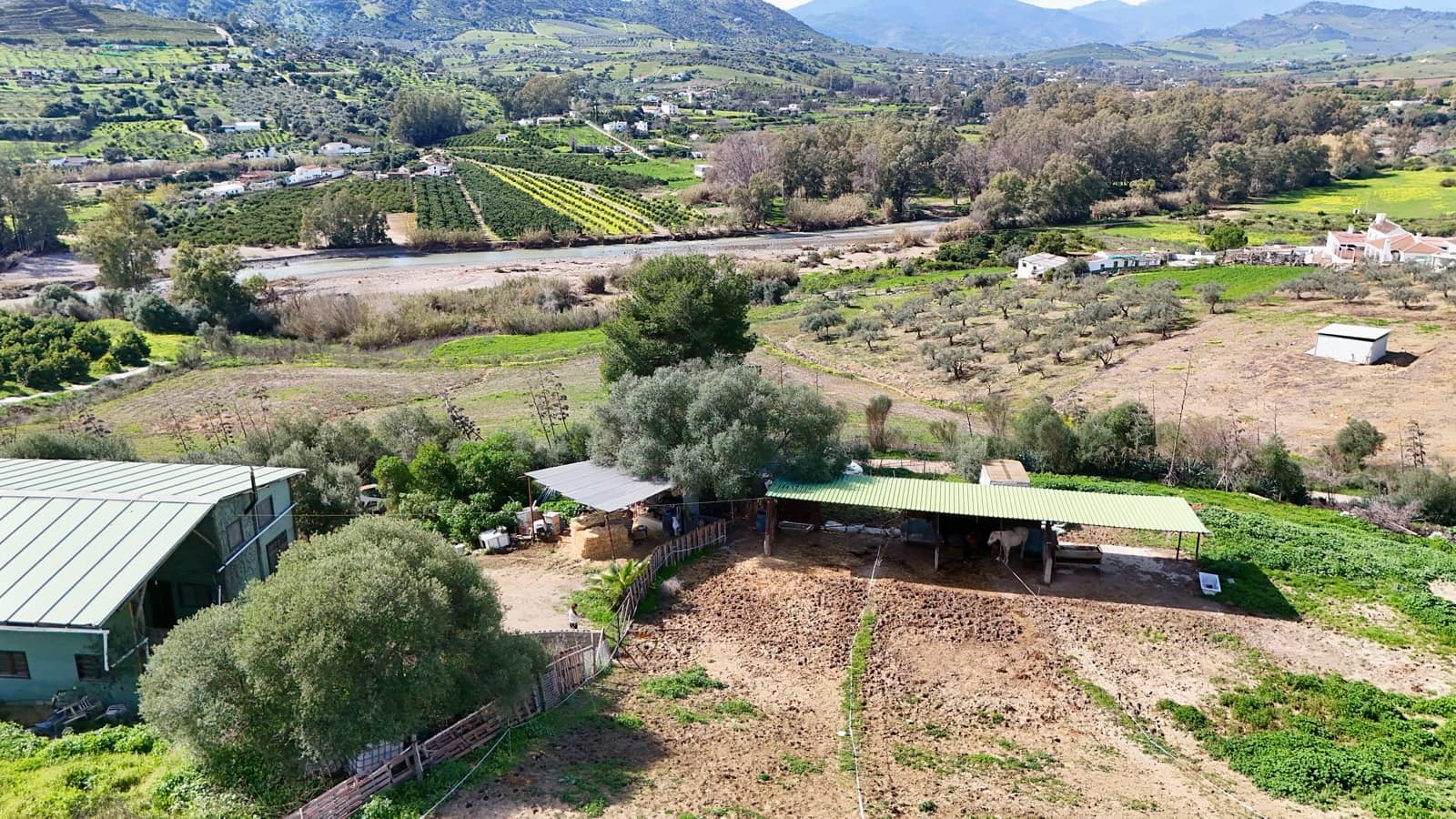 5 makuuhuone Maalaistalo myytävänä paikassa Coin - 185 000 € (Ref: 9611952)