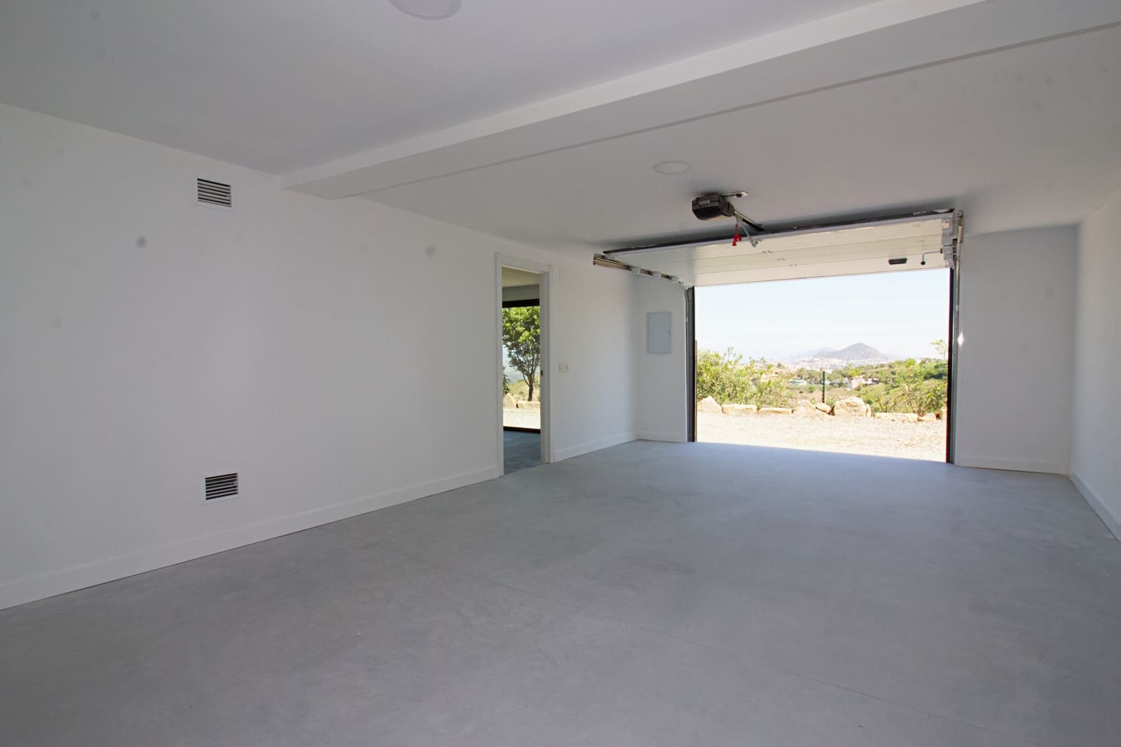 3 bedroom Finca/Country House for rent in Coin with pool garage - € 2,400 (Ref: 9722217)