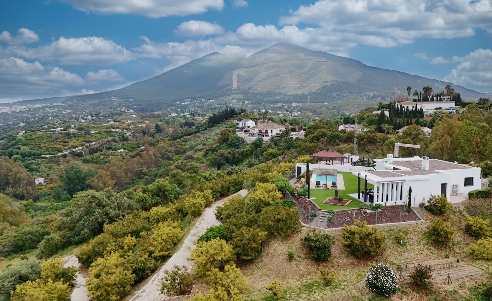 3 sypialnia Finka/Dom wiejski na sprzedaż w Alhaurin el Grande z basenem garażem - 895 000 € (Ref: 9798293)