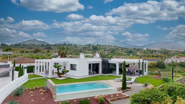 3 Zimmer Finca/Landgut zu verkaufen in Alhaurín el Grande mit Pool Garage - 895.000 € (Ref: 9798293)