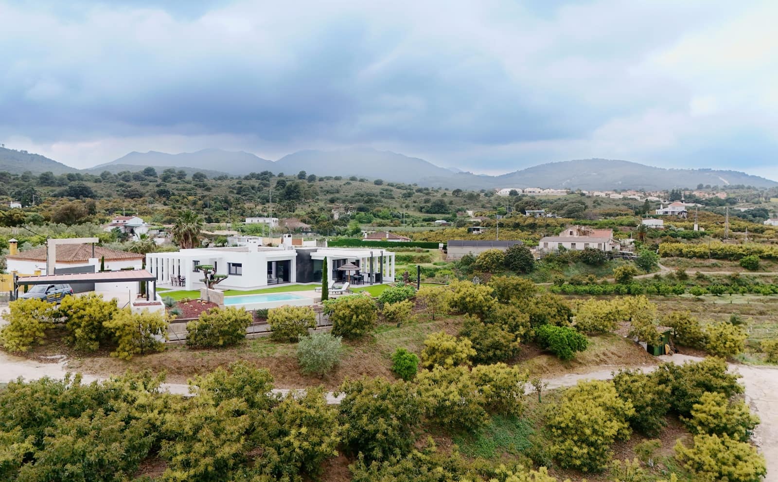 3 sypialnia Finka/Dom wiejski na sprzedaż w Alhaurin el Grande z basenem garażem - 895 000 € (Ref: 9798293)