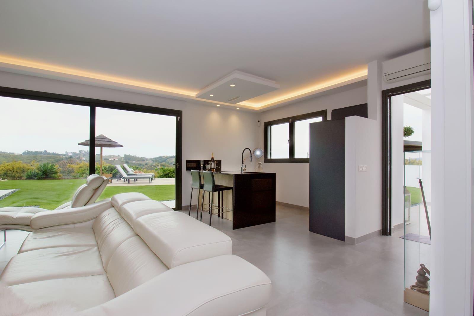 3 sypialnia Finka/Dom wiejski na sprzedaż w Alhaurin el Grande z basenem garażem - 895 000 € (Ref: 9798293)