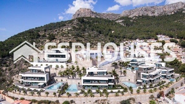 4 bedroom Villa for sale in Oltamar - Cucarres, Calpe / Calp with pool - € 1,850,000 (Ref: 10001317)