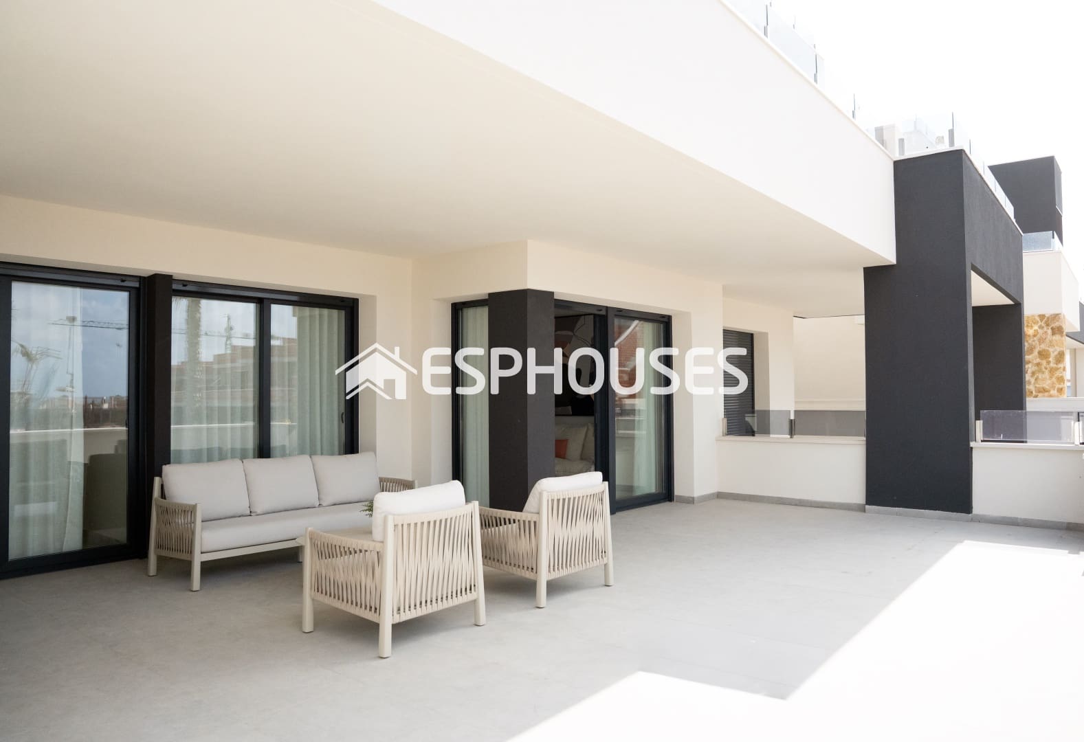 2 soverom Leilighet til salgs i Ciudad Quesada med svømmebasseng garasje - € 324 000 (Ref: 10009926)