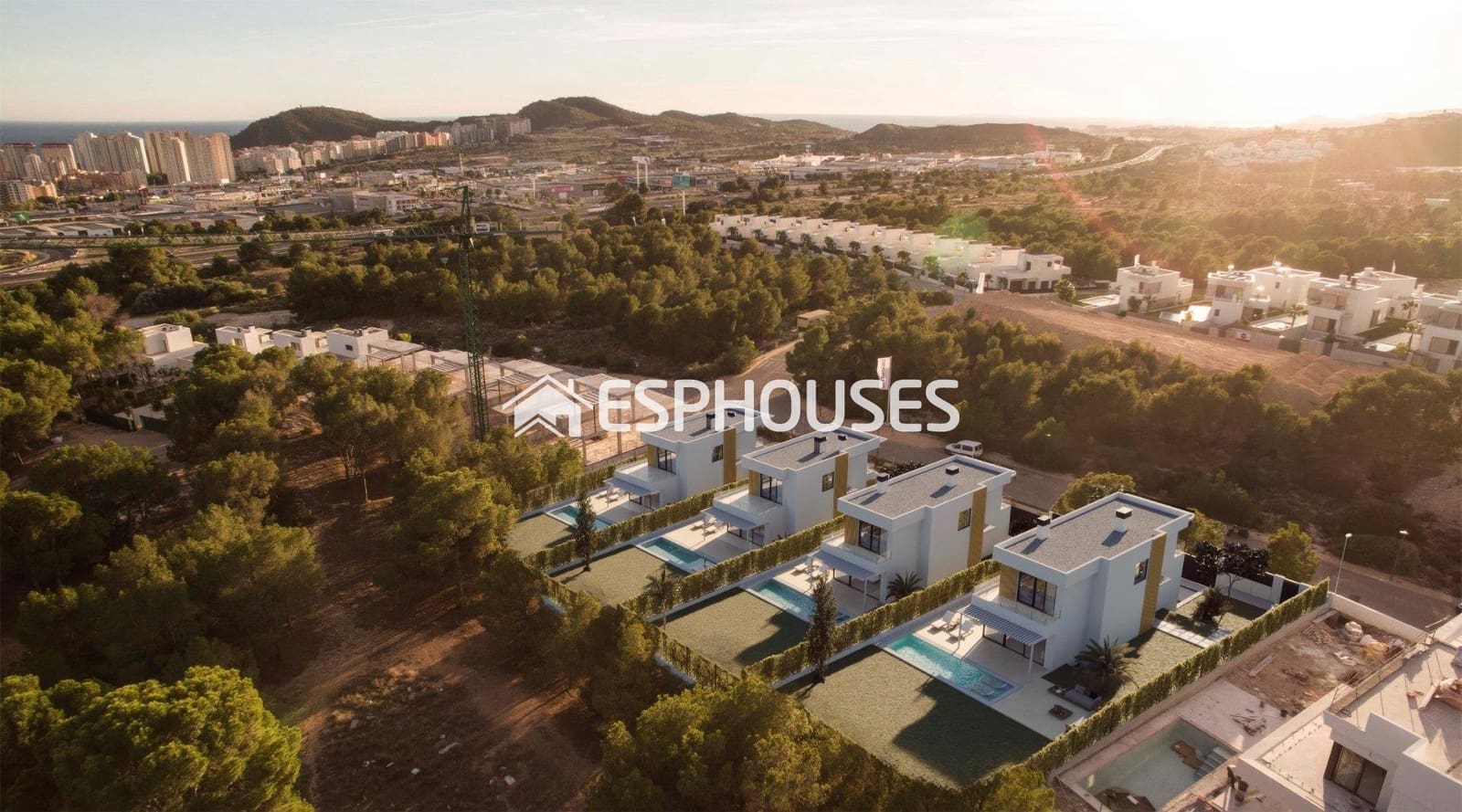 Chalet de 3 habitaciones en Finestrat en venta con piscina garaje - 890.000 € (Ref: 10025287)