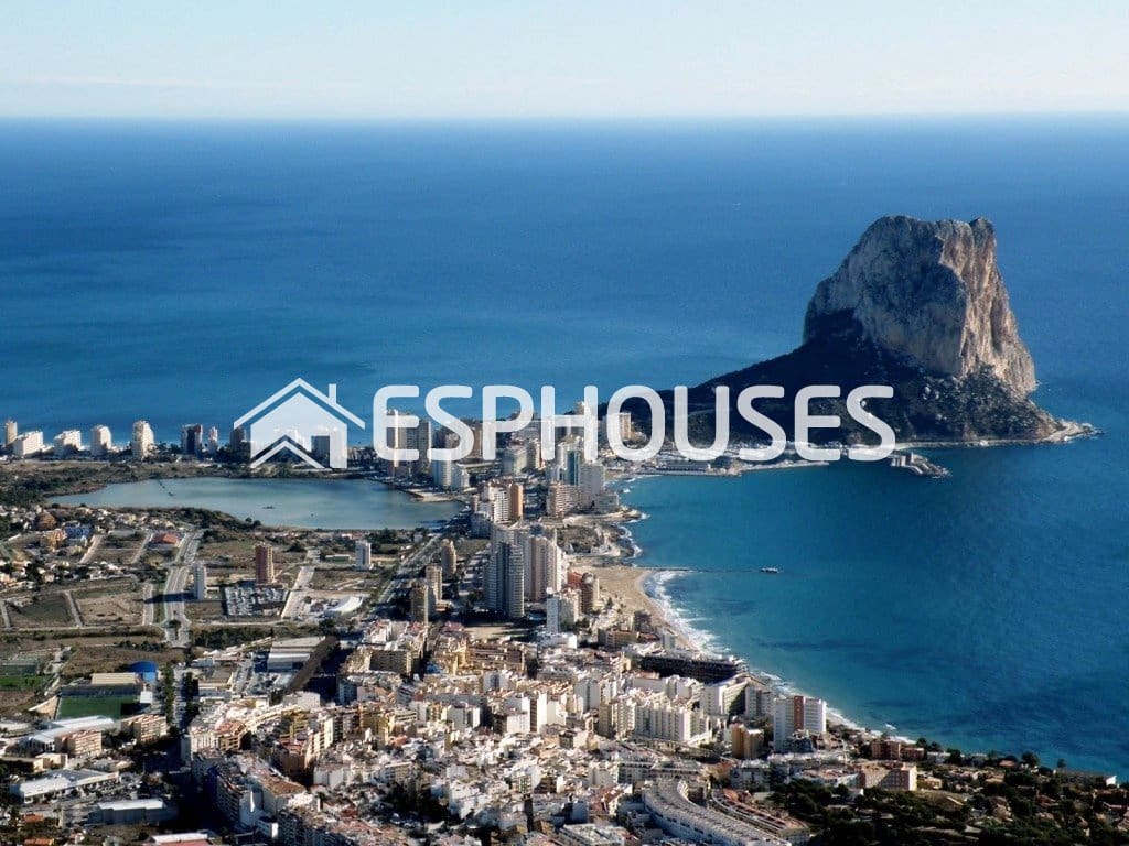 Apartamento de 2 habitaciones en Calpe / Calp en venta con piscina - 620.000 € (Ref: 10025293)