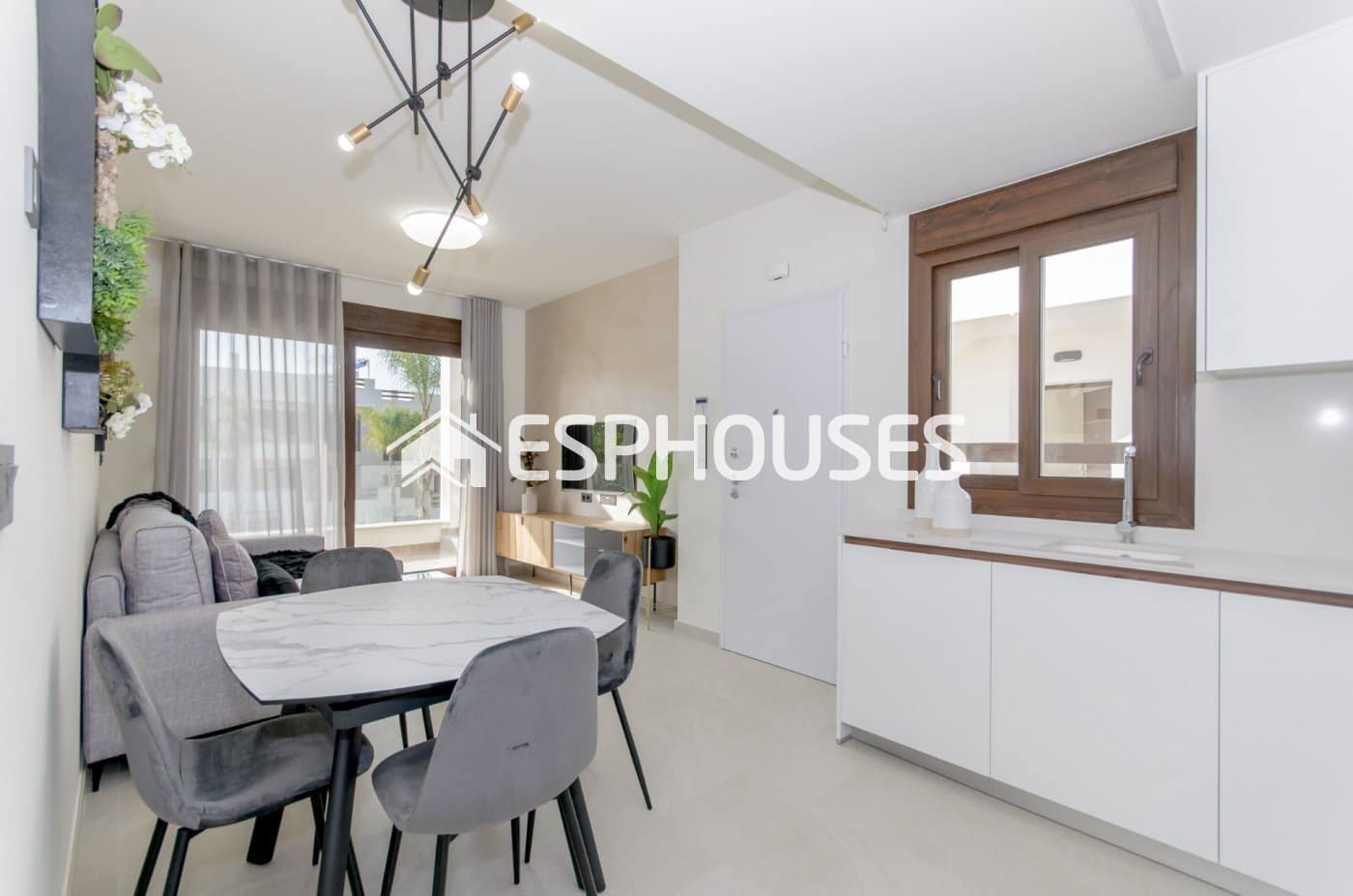 2 Zimmer Bungalow zu verkaufen in Los Balcones mit Pool Garage - 320.000 € (Ref: 10025297)