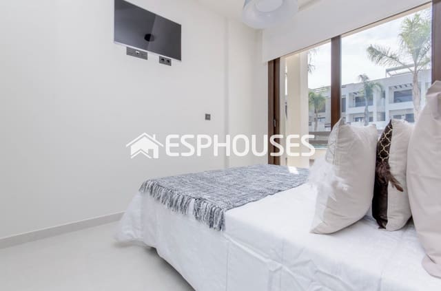 2 bedroom Bungalow for sale in Los Balcones with pool garage - € 300,000 (Ref: 10025298)