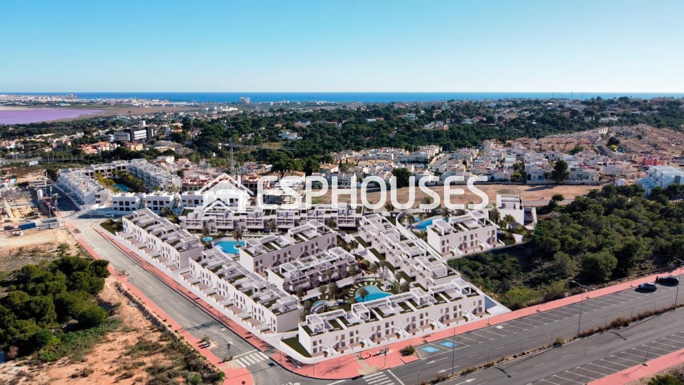 2 bedroom Bungalow for sale in Los Balcones with pool - € 322,900 (Ref: 10025300)