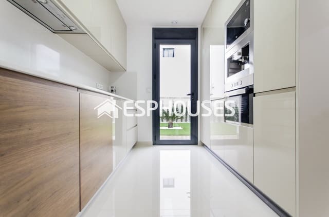 4 soveværelse Villa til salg i San Miguel de Salinas med swimmingpool garage - € 630.000 (Ref: 10025301)