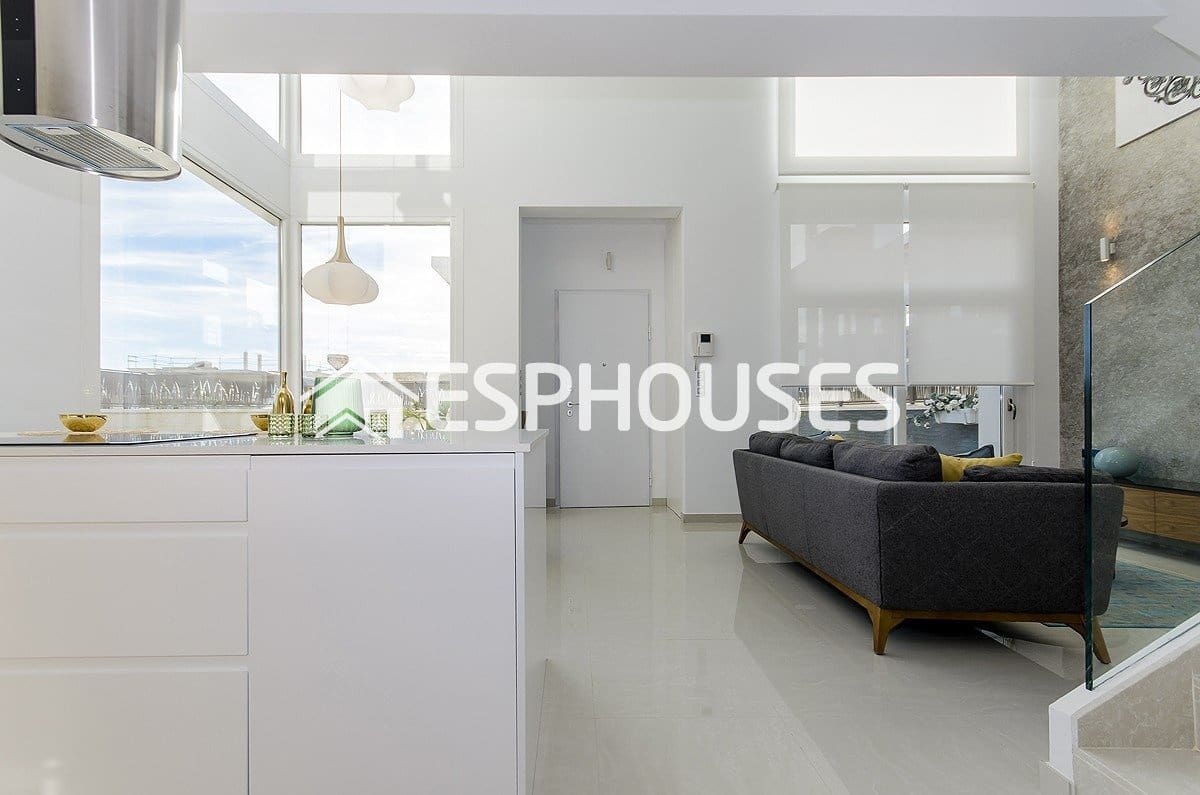 3 bedroom Villa for sale in Los Montesinos with pool garage - € 485,000 (Ref: 10025302)