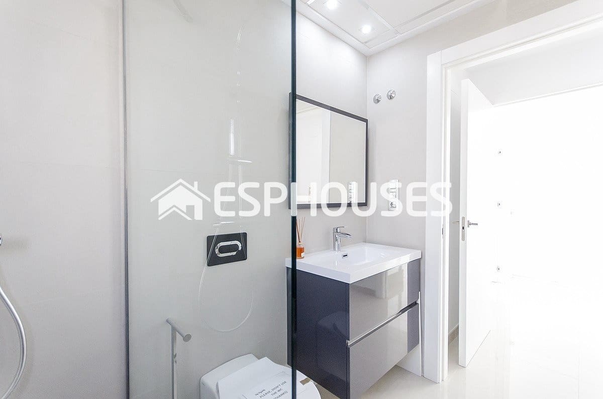 3 bedroom Villa for sale in Los Montesinos with pool garage - € 485,000 (Ref: 10025302)