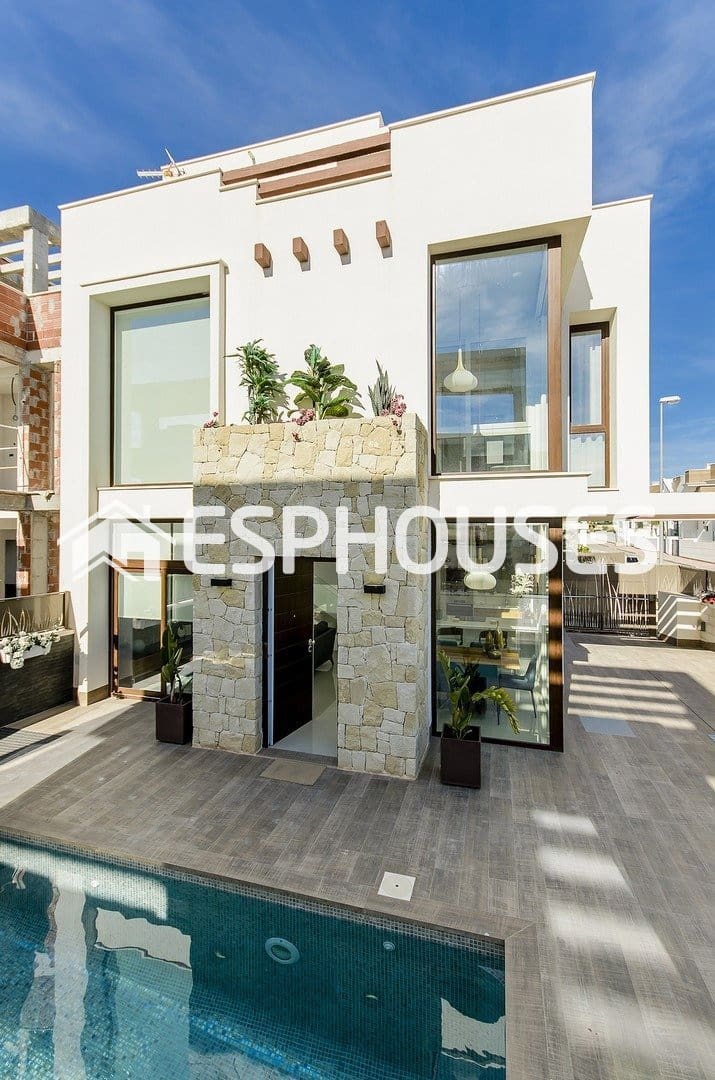3 bedroom Villa for sale in Los Montesinos with pool garage - € 485,000 (Ref: 10025302)