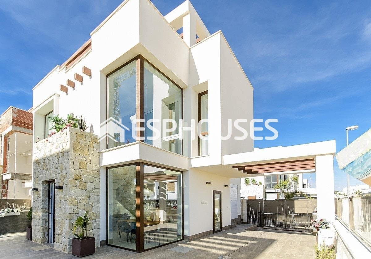 3 bedroom Villa for sale in Los Montesinos with pool garage - € 485,000 (Ref: 10025302)