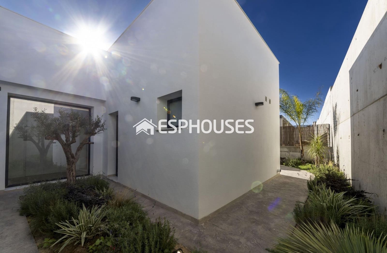 3 bedroom Villa for sale in Banos y Mendigo with pool garage - € 413,400 (Ref: 10025310)