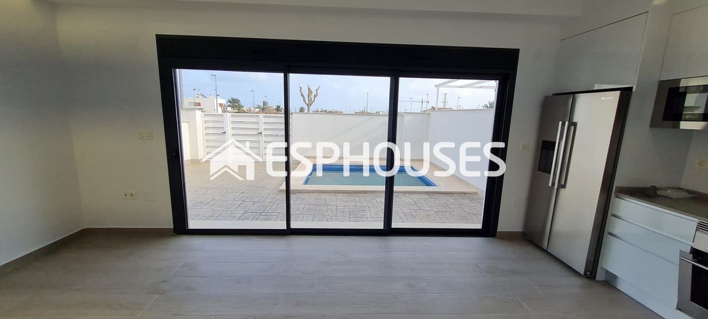 3 soveværelse Villa til salg i Orihuela Costa med swimmingpool garage - € 549.900 (Ref: 10025313)