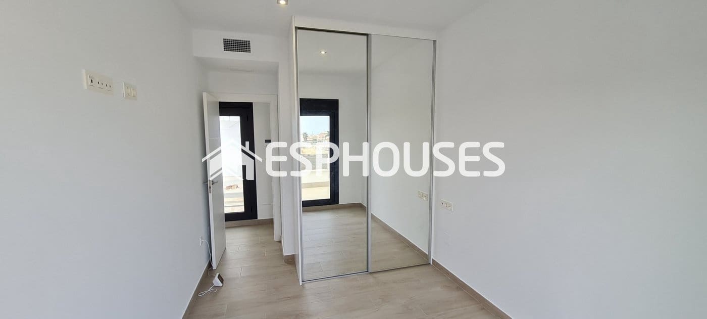 3 soveværelse Villa til salg i Orihuela Costa med swimmingpool garage - € 549.900 (Ref: 10025313)