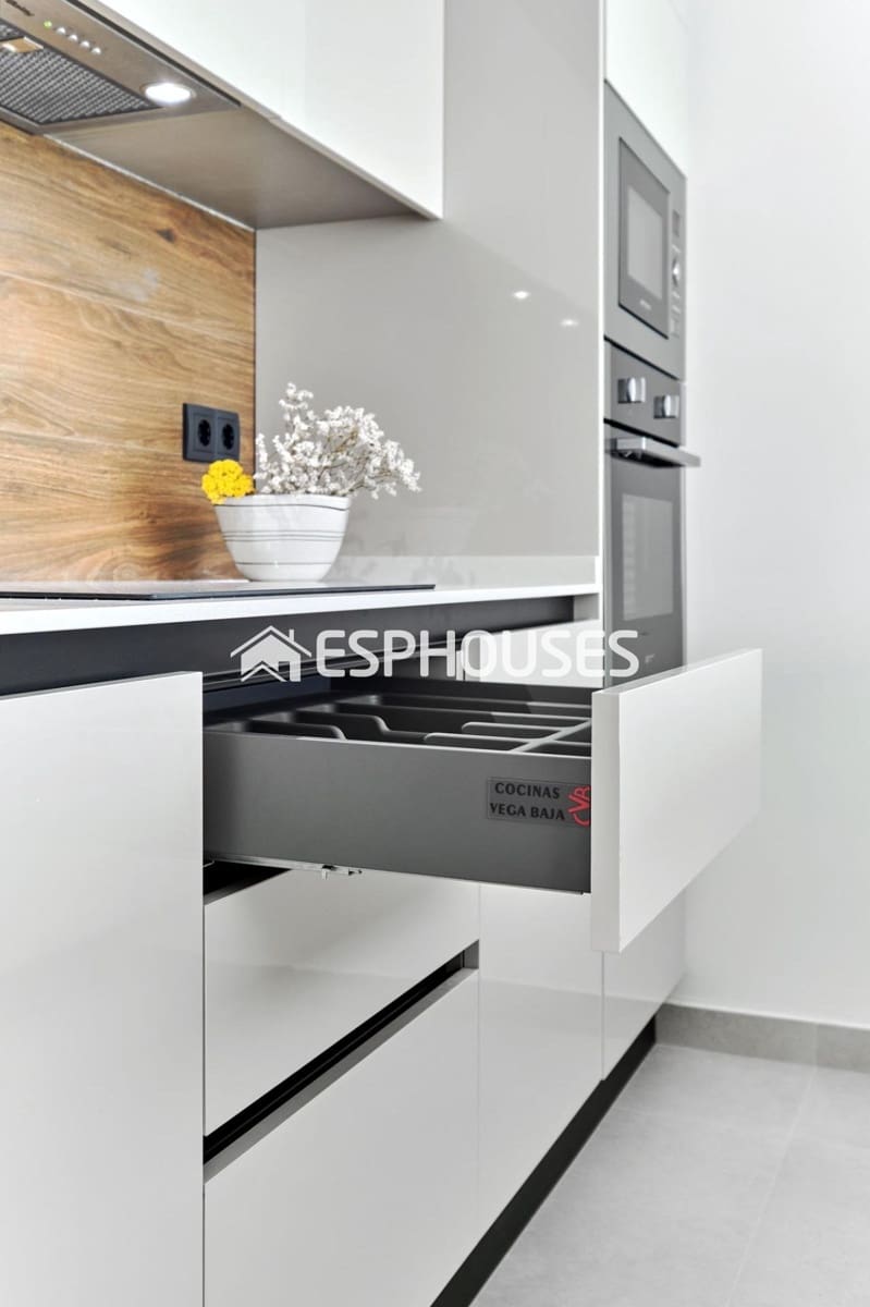 2 sypialnia Bungalow na sprzedaż w Torrevieja z basenem - 380 000 € (Ref: 10025315)