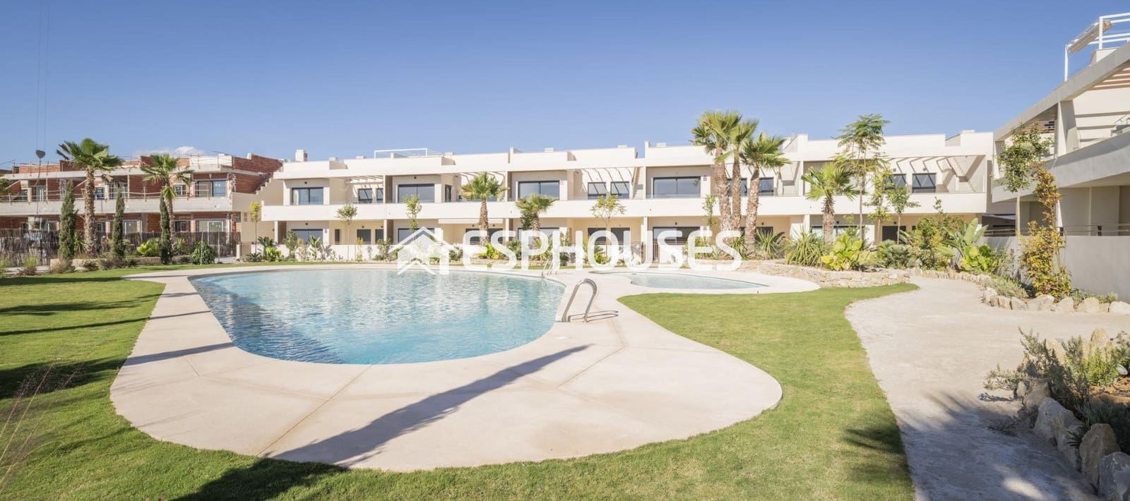 2 sypialnia Bungalow na sprzedaż w Torrevieja z basenem - 380 000 € (Ref: 10025315)