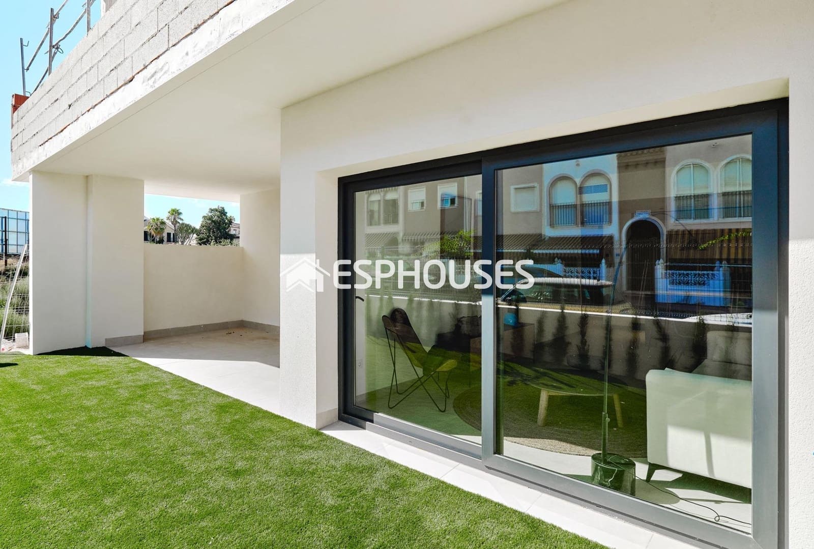 2 sypialnia Bungalow na sprzedaż w Torrevieja z basenem - 380 000 € (Ref: 10025315)