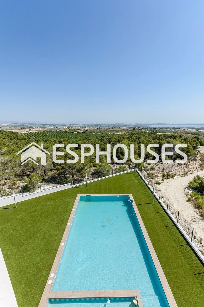 2 quarto Bungalow para venda em San Miguel de Salinas com piscina garagem - 339 000 € (Ref: 10025322)