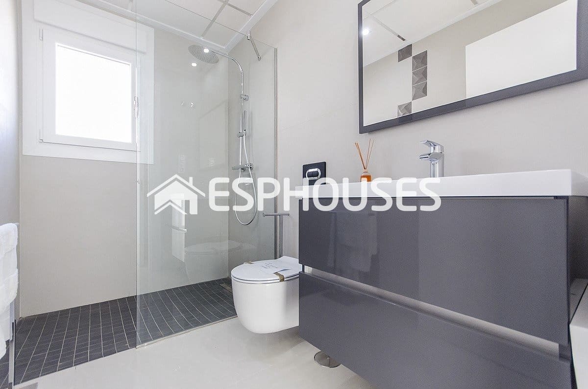 3 makuuhuone Huvila myytävänä paikassa Vera mukana uima-altaan - 475 000 € (Ref: 10025324)