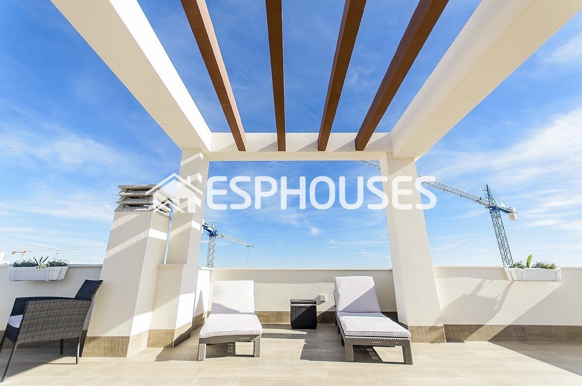 3 soveværelse Villa til salg i Playa Honda med swimmingpool - € 580.000 (Ref: 10025325)
