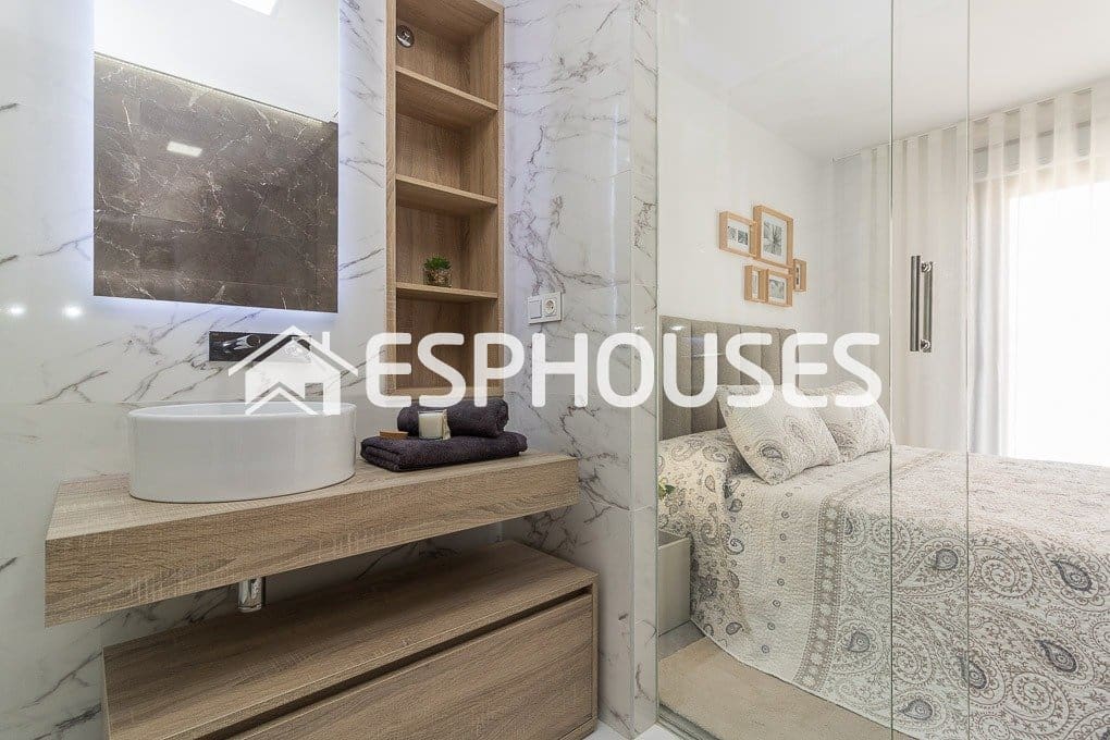 3 sovrum Bungalow till salu i Los Balcones med pool garage - 330 000 € (Ref: 10025327)