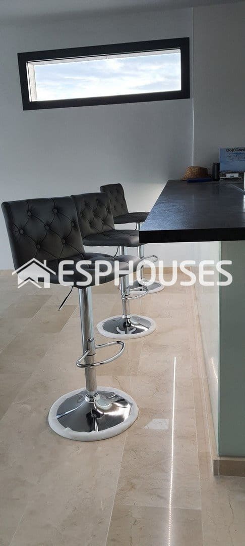 4 bedroom Villa for sale in Finestrat with pool - € 790,000 (Ref: 10025331)