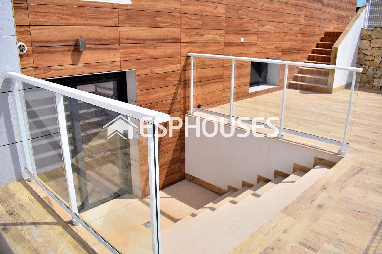 4 bedroom Villa for sale in Finestrat with pool - € 790,000 (Ref: 10025331)