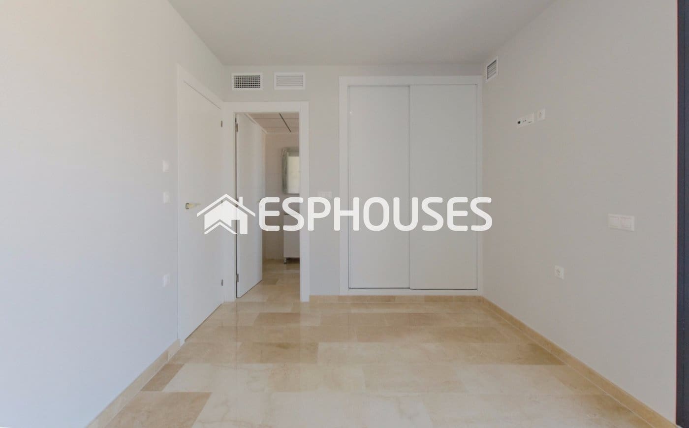 4 bedroom Villa for sale in Finestrat with pool - € 790,000 (Ref: 10025331)