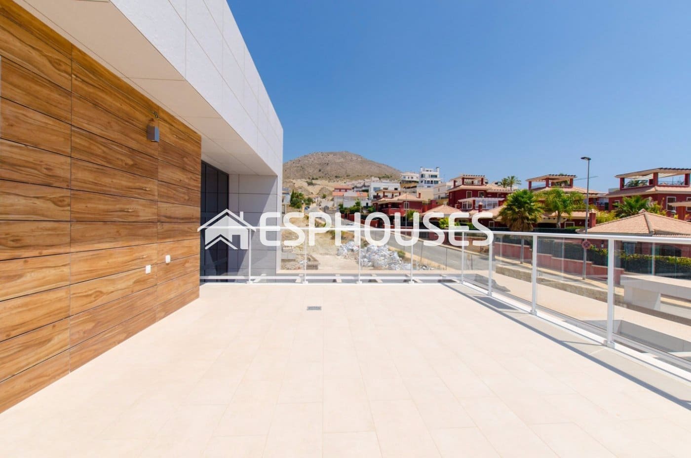 4 bedroom Villa for sale in Finestrat with pool - € 790,000 (Ref: 10025331)