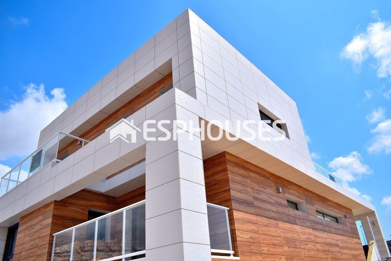 4 bedroom Villa for sale in Finestrat with pool - € 790,000 (Ref: 10025331)