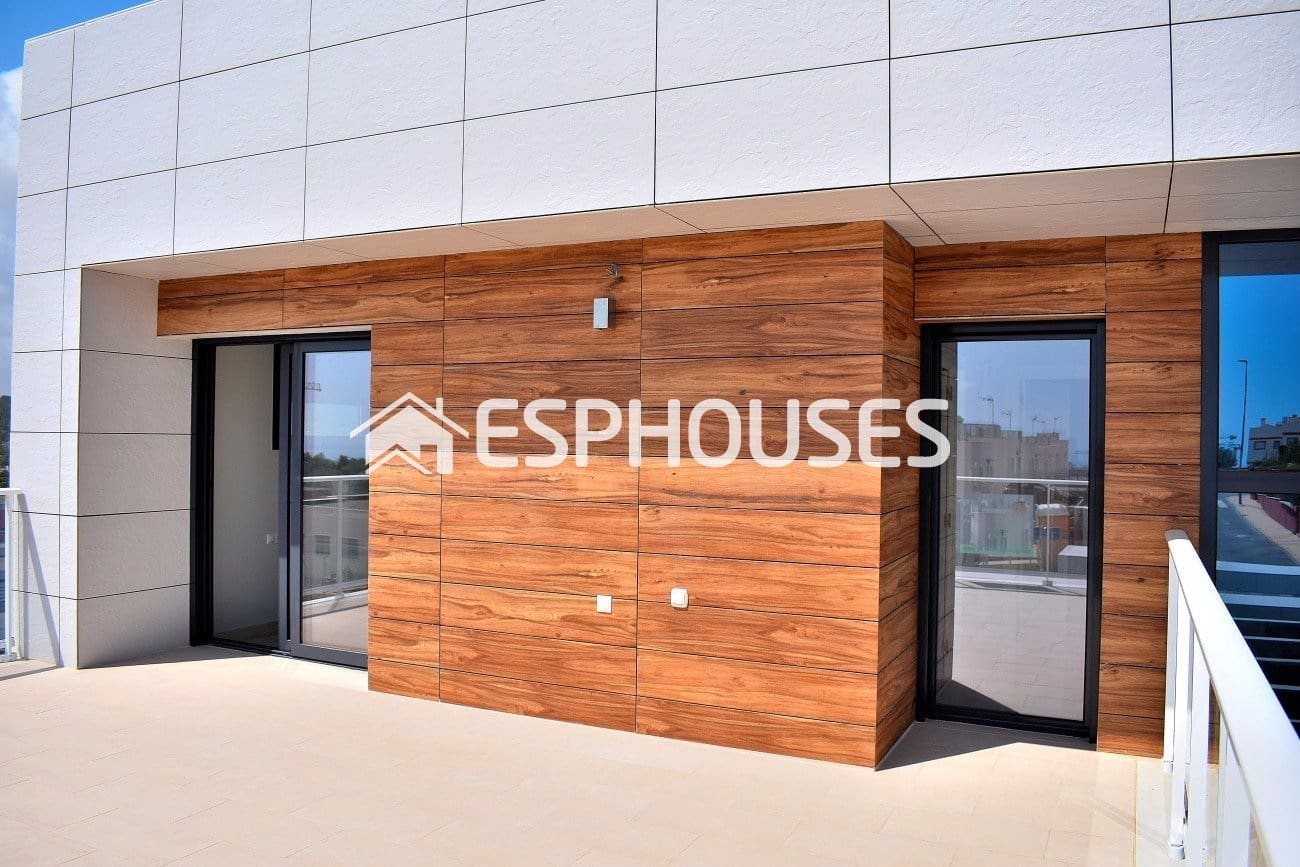 4 bedroom Villa for sale in Finestrat with pool - € 790,000 (Ref: 10025331)