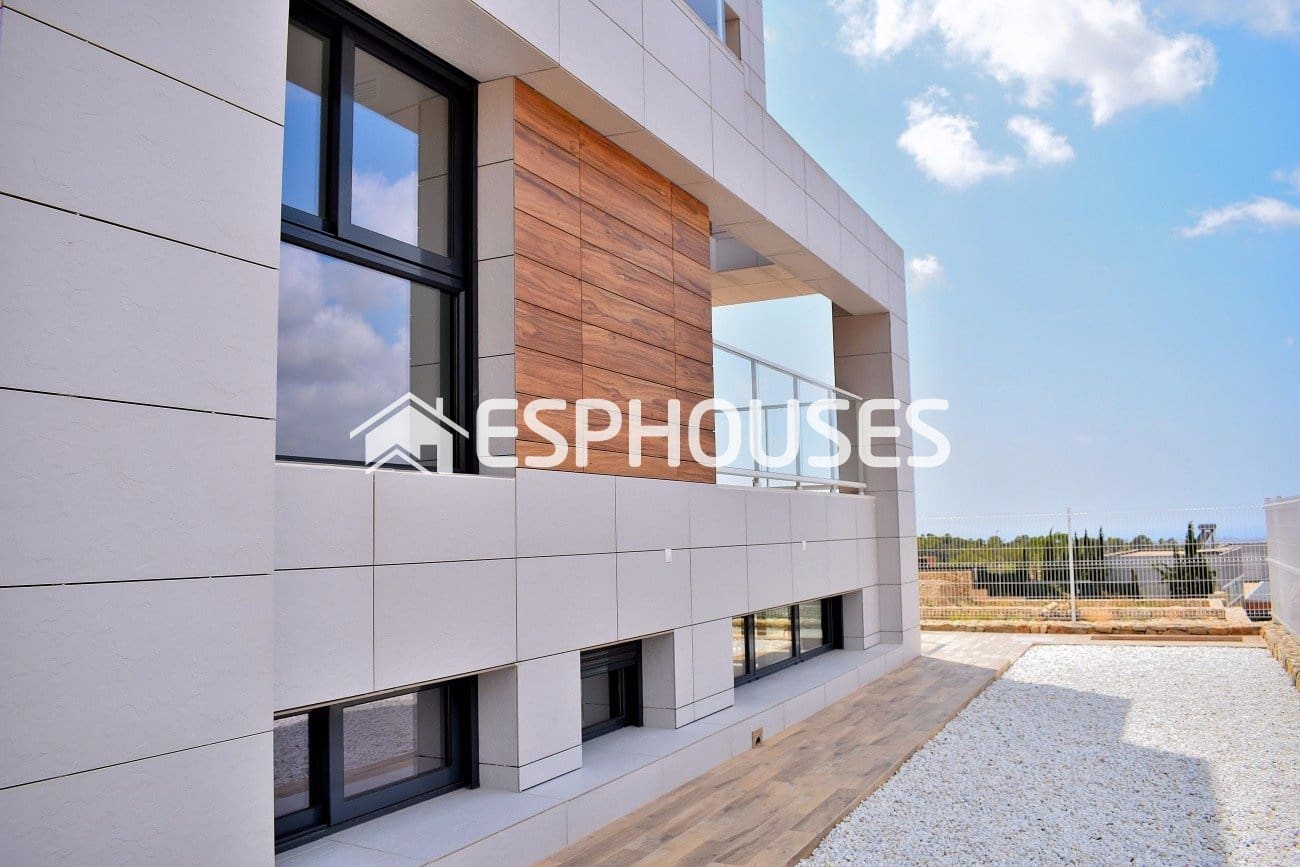 4 bedroom Villa for sale in Finestrat with pool - € 790,000 (Ref: 10025331)
