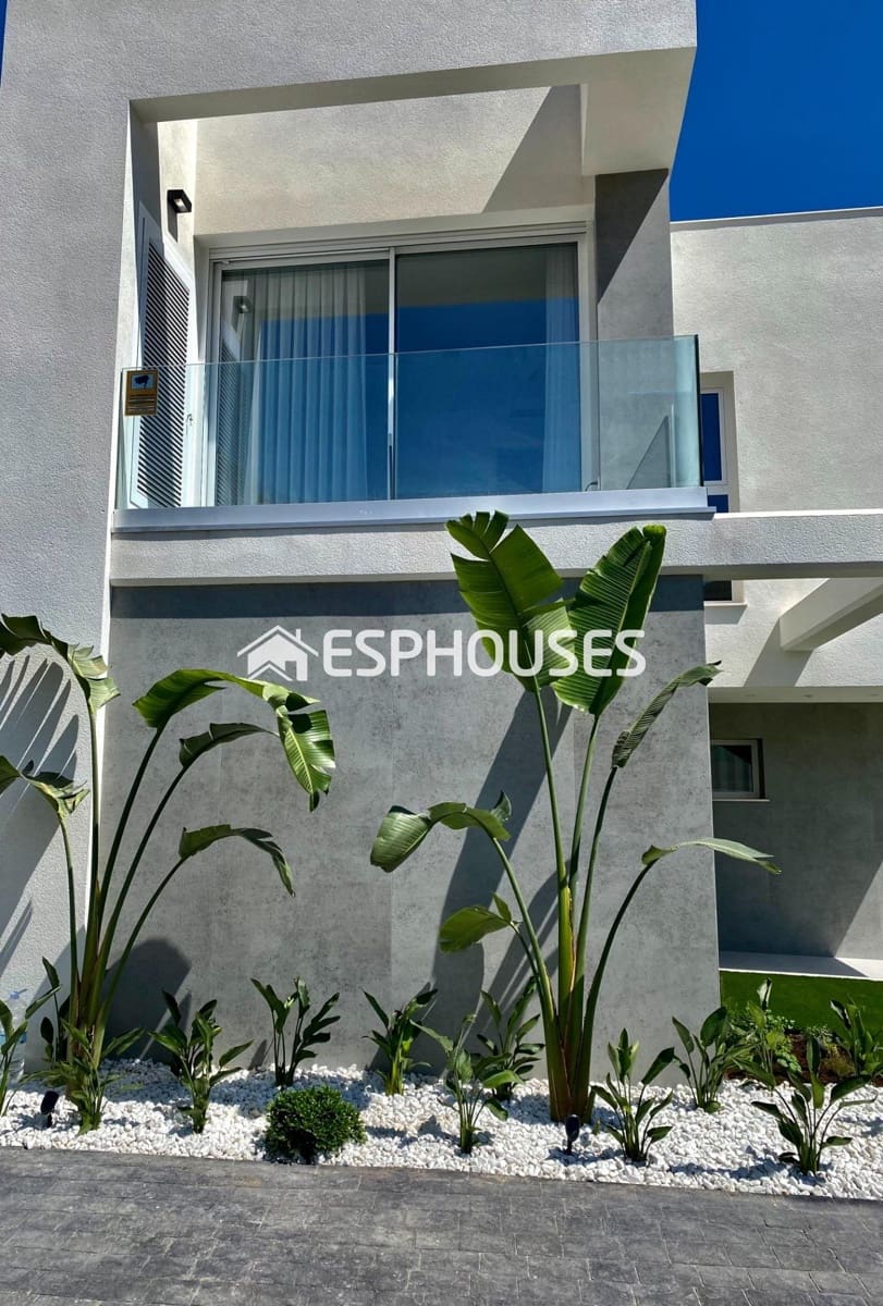 3 slaapkamer Villa te koop in Finestrat met zwembad - € 870.000 (Ref: 10025332)