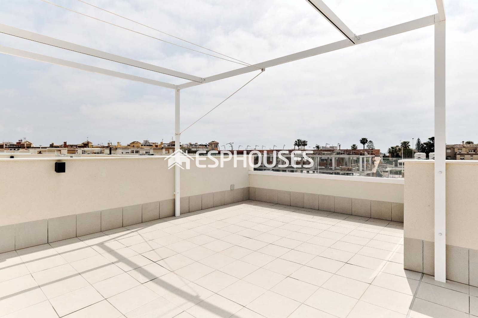 2 soveværelse Bungalow til salg i Torrevieja med swimmingpool - € 380.000 (Ref: 10025333)
