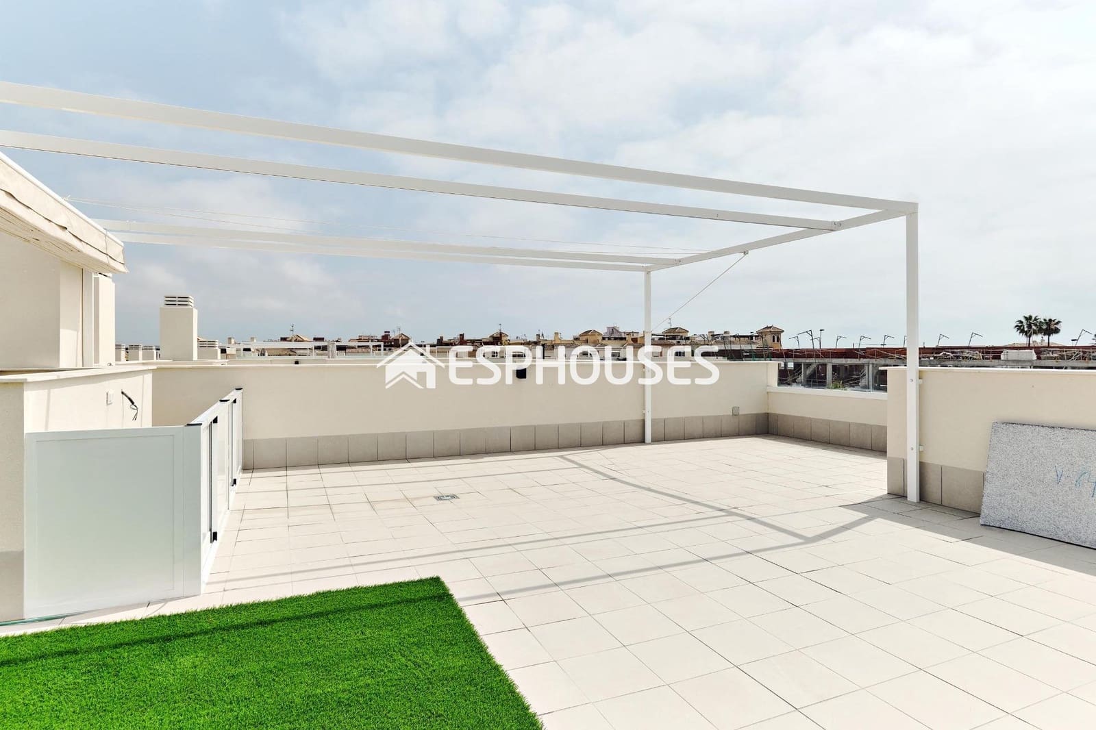 2 soveværelse Bungalow til salg i Torrevieja med swimmingpool - € 380.000 (Ref: 10025333)