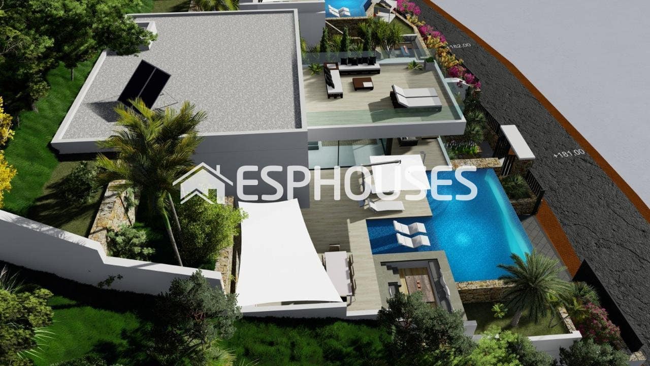 4 bedroom Villa for sale in Calpe / Calp with pool - € 1,550,000 (Ref: 10025341)
