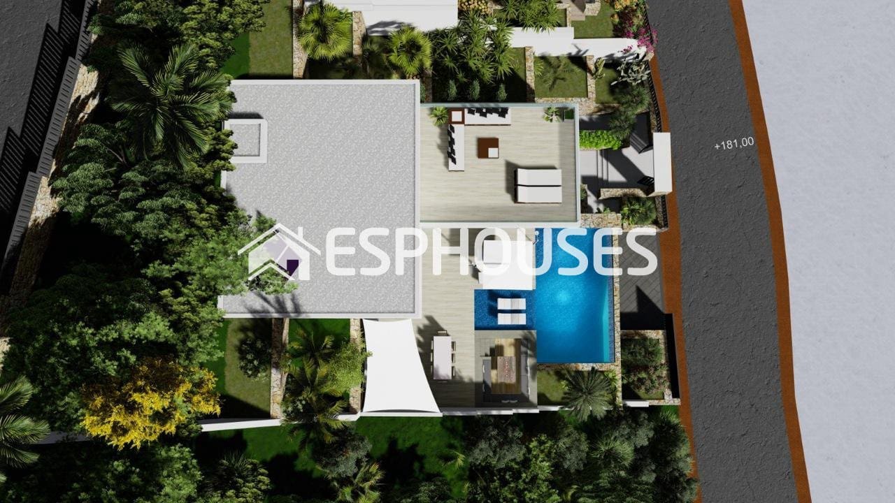 4 bedroom Villa for sale in Calpe / Calp with pool - € 1,550,000 (Ref: 10025341)